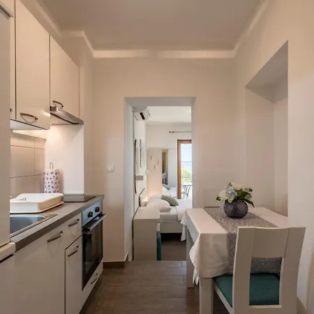 Apartments Lea Podstrana Exterior photo